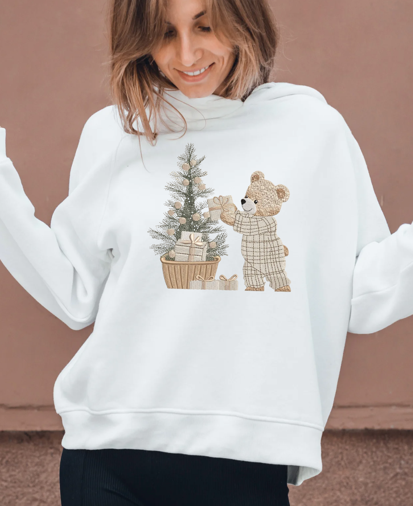 Embroidered Cozy Christmas Bear Sweatshirt – Premium Holiday Gift