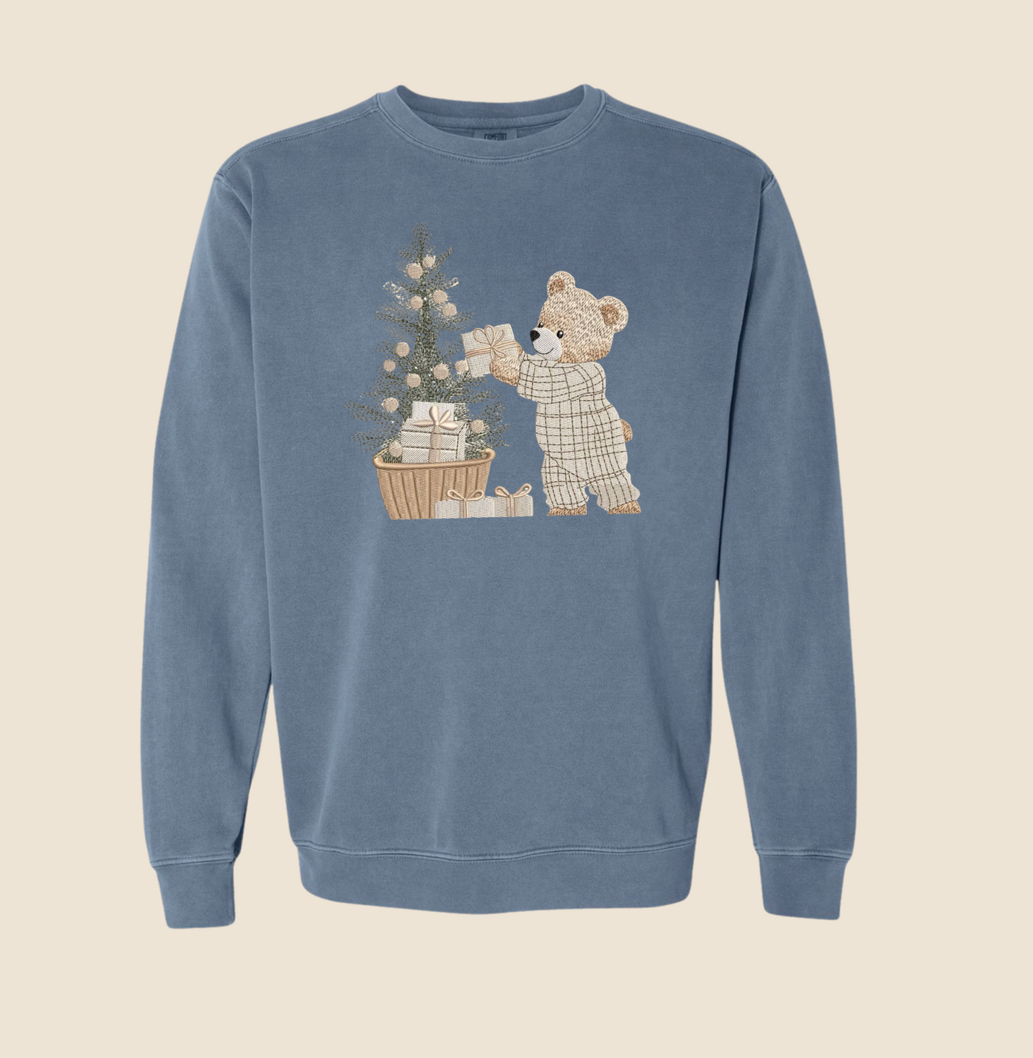 Embroidered Cozy Christmas Bear Sweatshirt – Premium Holiday Gift